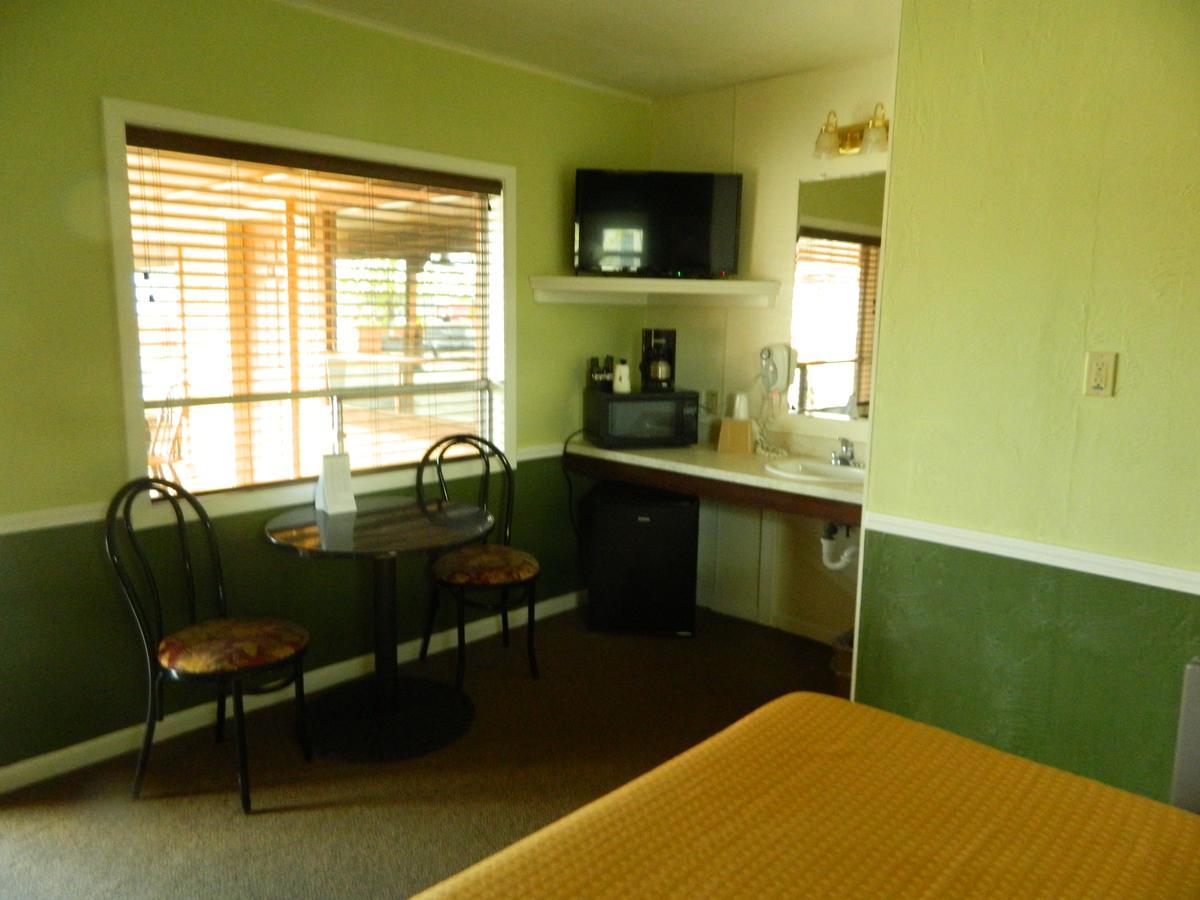Country Motor Inn Livingston Exteriér fotografie