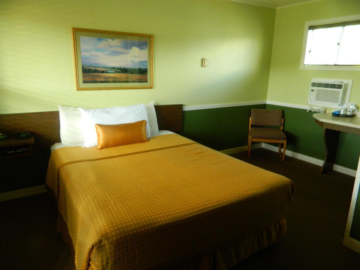 Country Motor Inn Livingston Exteriér fotografie