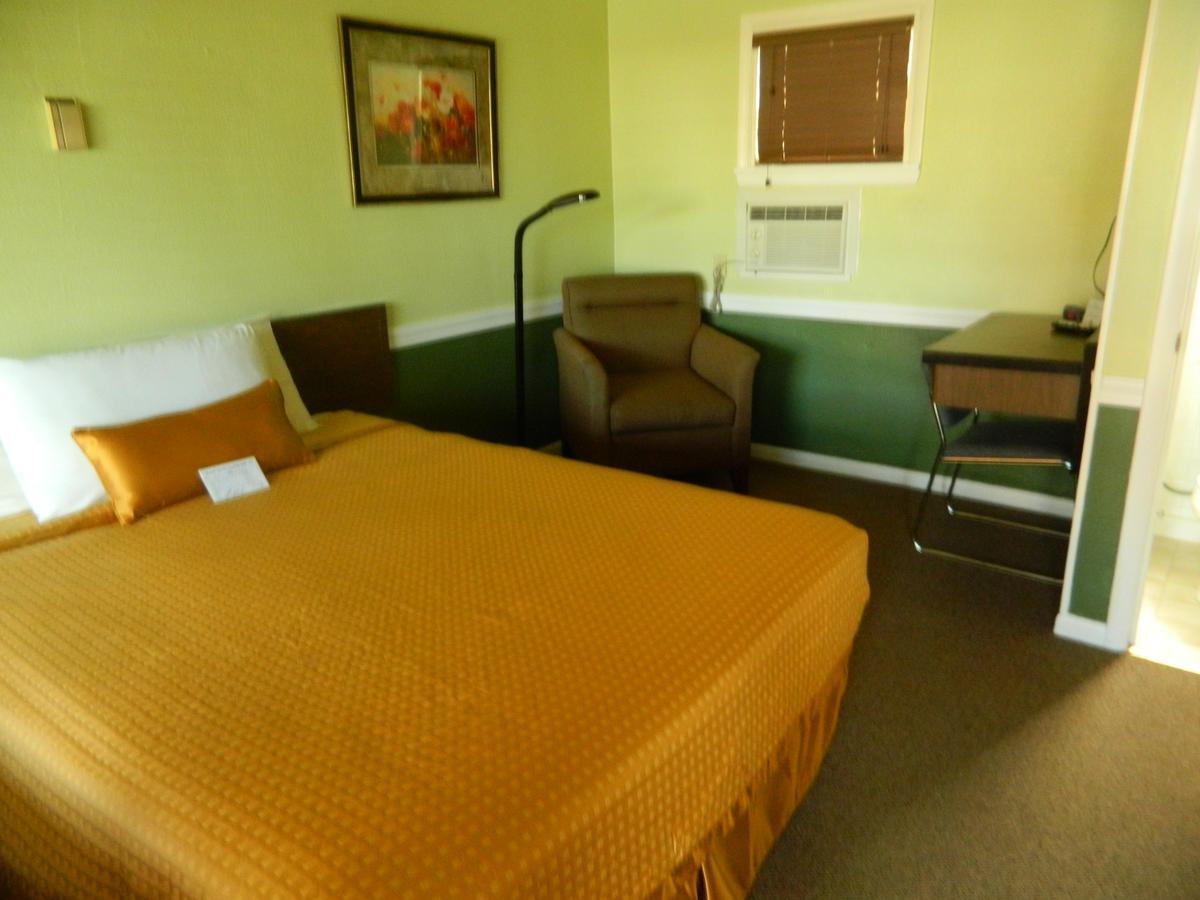 Country Motor Inn Livingston Exteriér fotografie