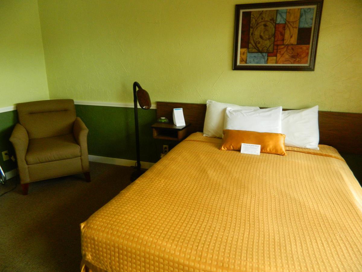 Country Motor Inn Livingston Exteriér fotografie
